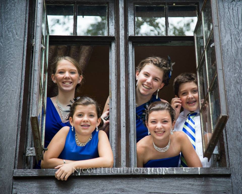 Dan + Lisa Love Their Modern Family 1 ThechildrenlookingoutthewindowNicoleLeighPhotography