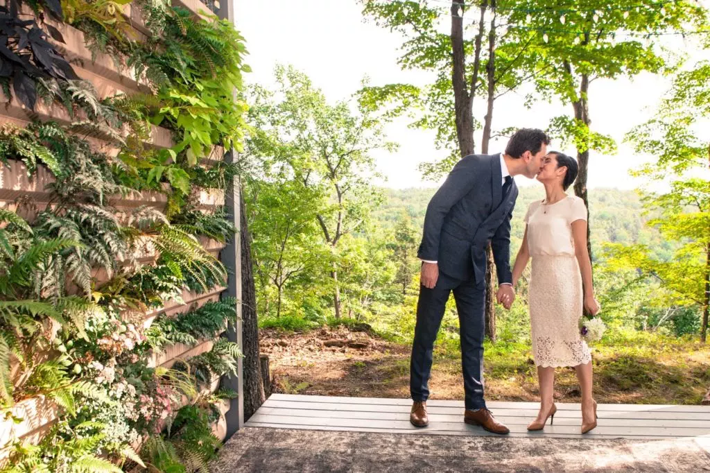 The Living Wall at Promise Ridge 6 ben lisa elope at promise ridge susie forrester photography elope stylish living wall 1
