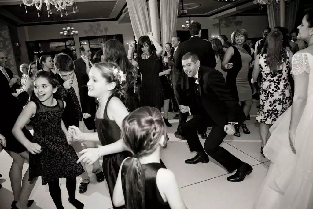 Carly + Branden, Family Ties 12 branden getting down with the kids alisa tongg celebrant heather fowler photography