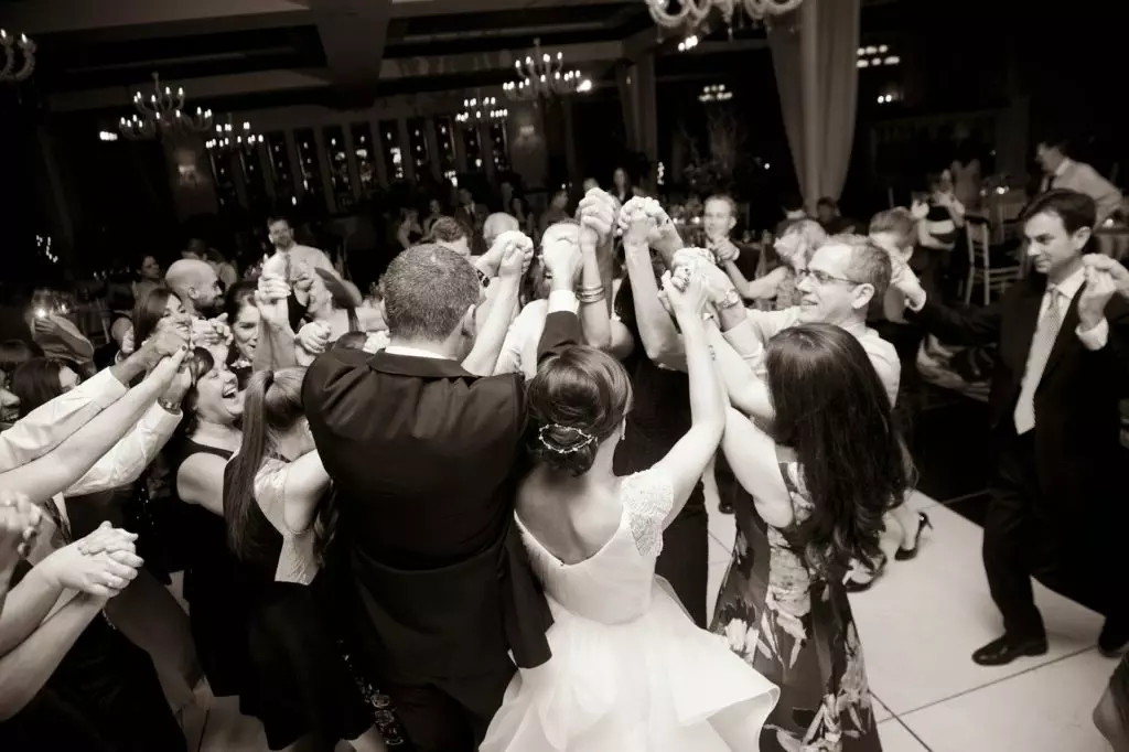 Carly + Branden, Family Ties 28 everyone together in a circle on the dance floor vie alisa tongg celebrant heather fowler photography 1